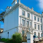Nestee Apartments Top Floor Overlooking Torquay Harbour Pet Friendly