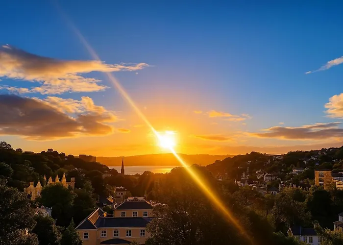 Nestee Apartments Top Floor Overlooking Torquay Harbour Pet Friendly
