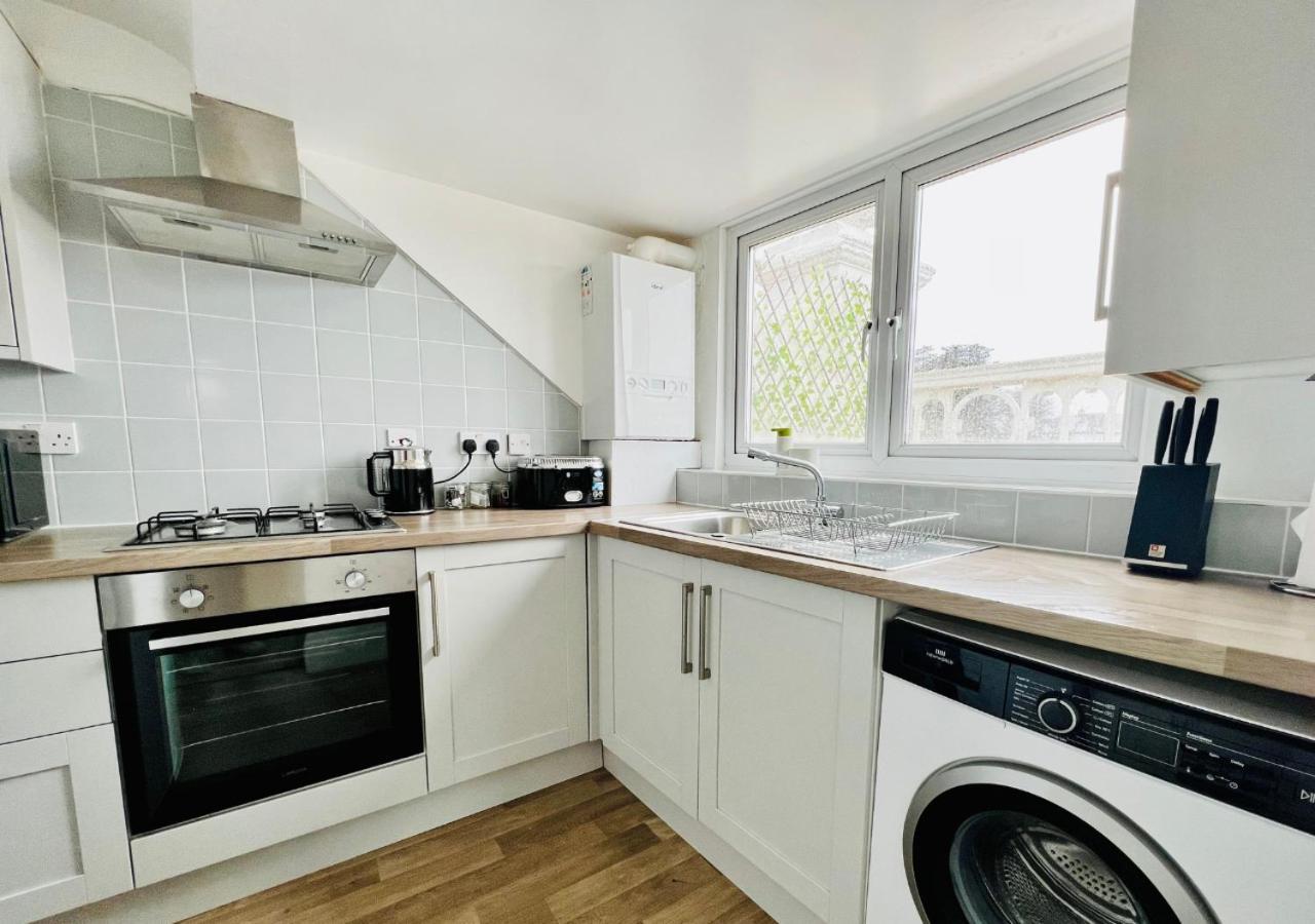 Nestee Floor Overlooking Harbour Pet Friendly